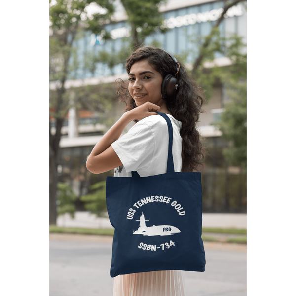tote-bag-mockup-of-a-woman-with-headphones-in-the-city-29453